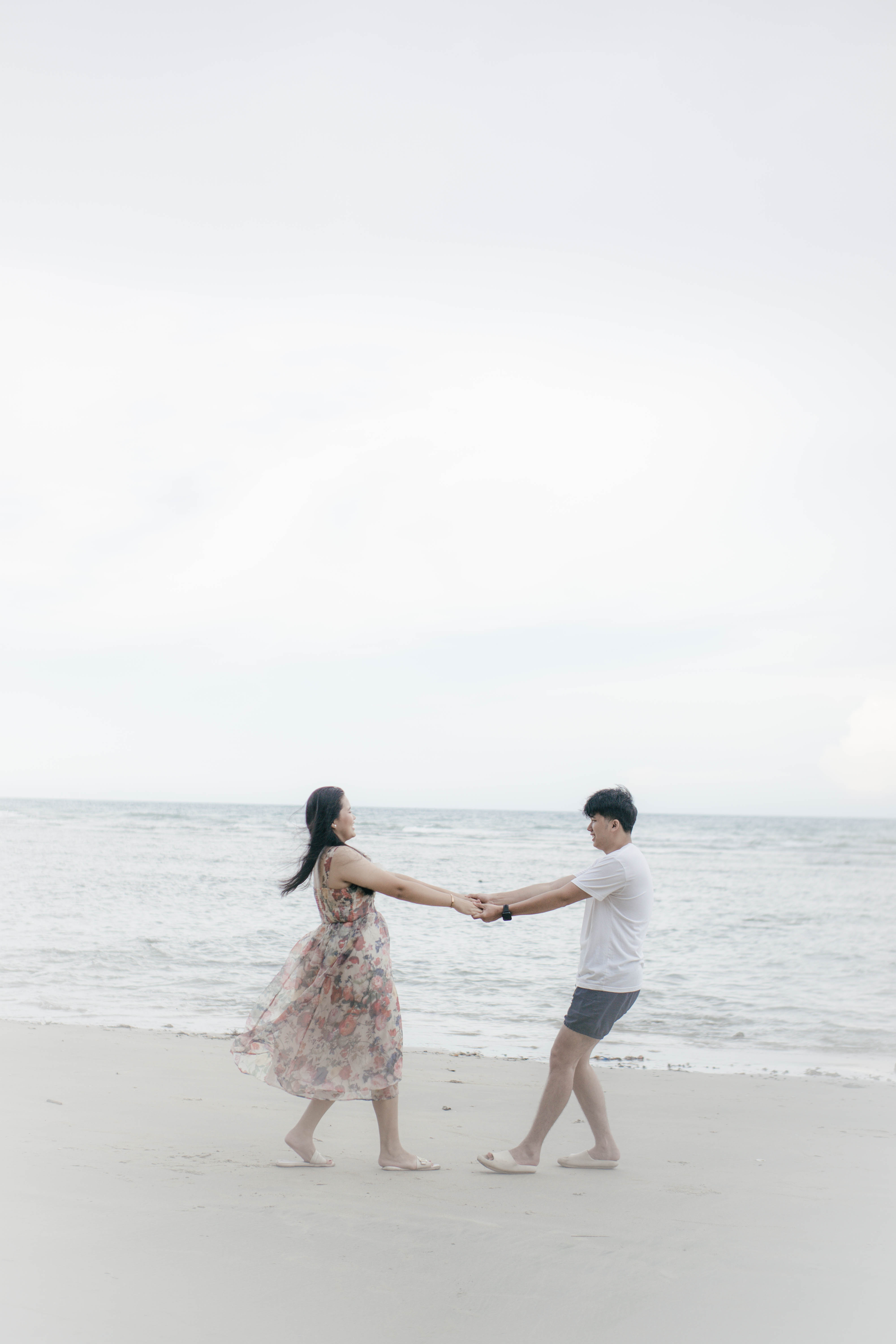 Cute kitten with flowers